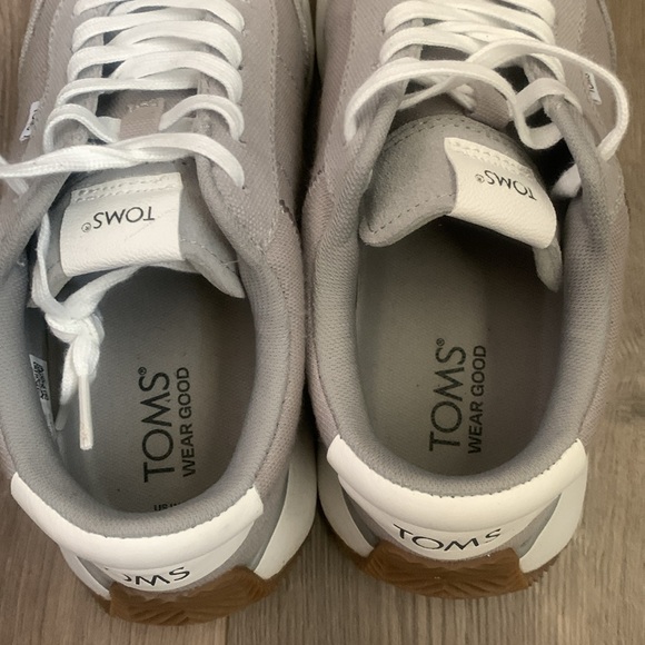 TOMS Wyndon Grey Jogger Sneaker - Picture 7 of 9